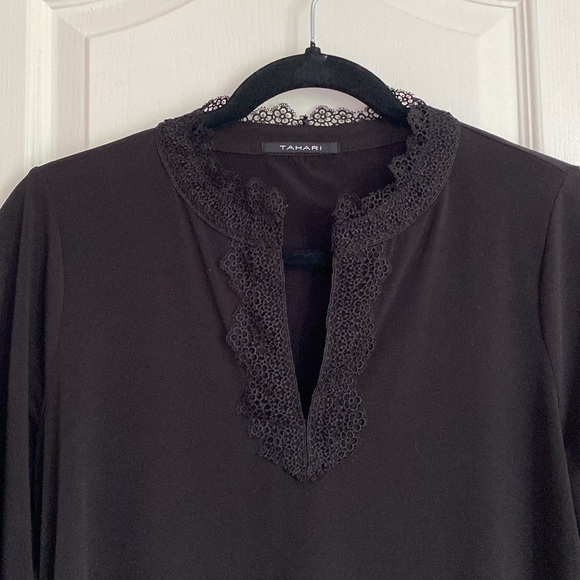 Tahari flowy 3/4 sleeve top - Picture 2 of 4
